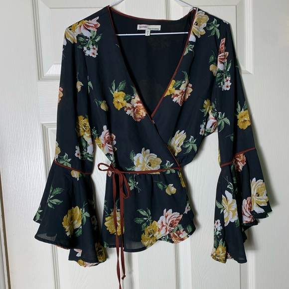 June & Hudson | Floral Peplum Bell Sleeve Wrap Top - Small - Picture 3 of 8